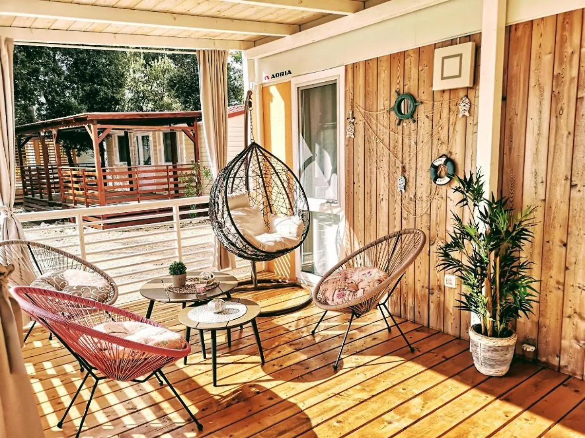 ביוגראד נה מורו J & R Mobile Homes 0*, ביוגראד נה מורו
